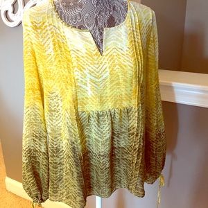 Long sleeve ombré top perfect for fall 🍁